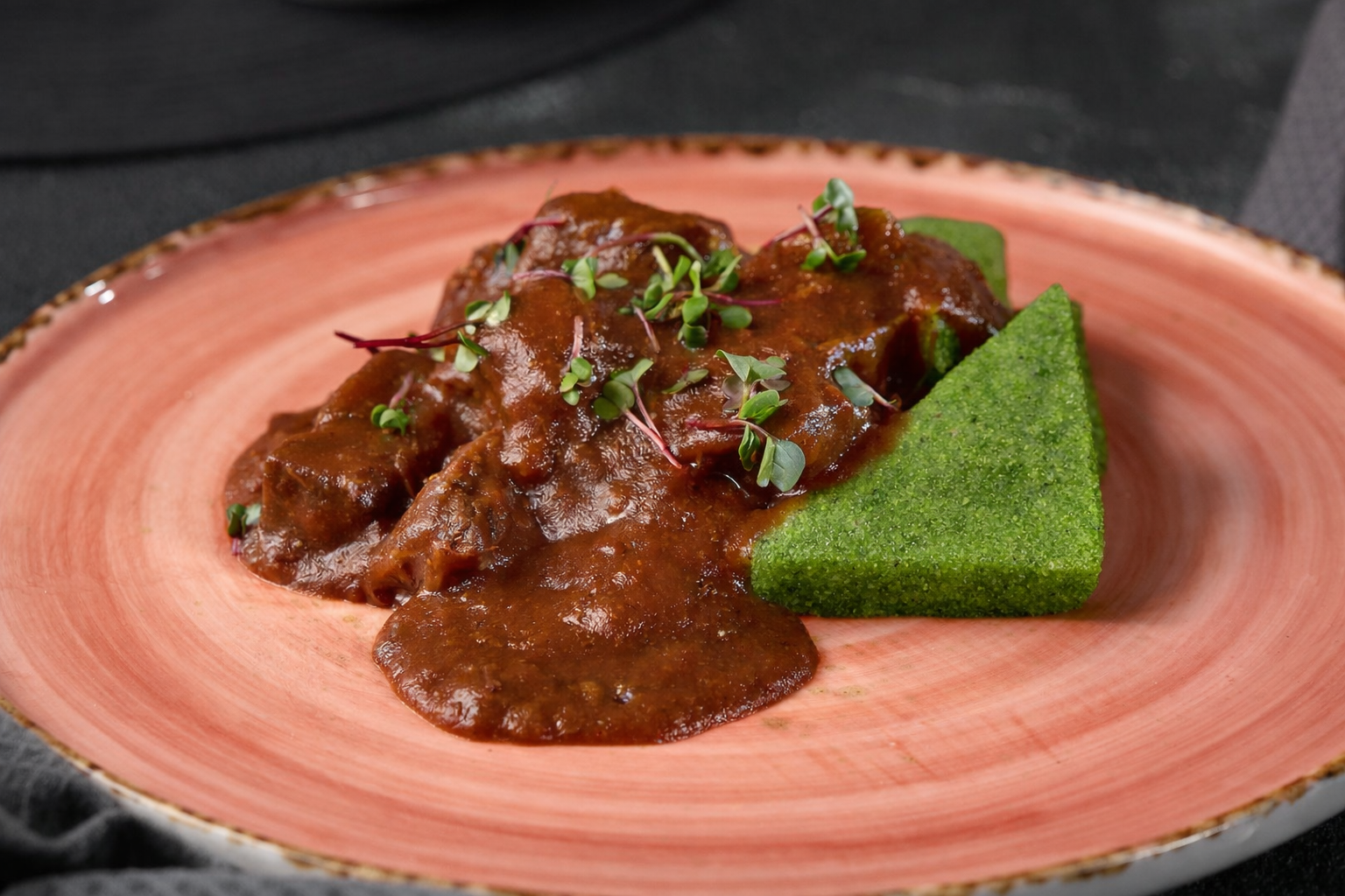 Marhapörkölt spenótos puliszkával